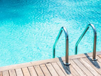 Tipos de piscina: Saiba qual a melhor opção para sua casa