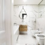 Qual o melhor porcelanato para parede de banheiro?