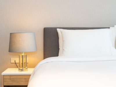 Abajures para o quarto: como escolher?