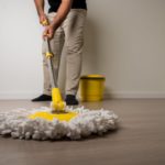 Como limpar corretamente o piso vinílico de madeira?
