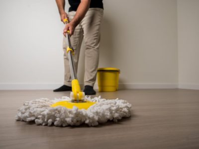 Como limpar corretamente o piso vinílico de madeira?