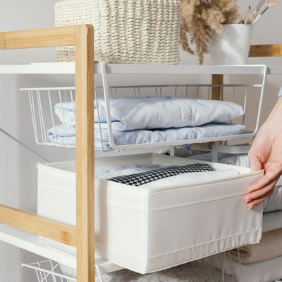 Como os cestos e as caixas organizadoras podem tornar o seu ambiente mais funcional