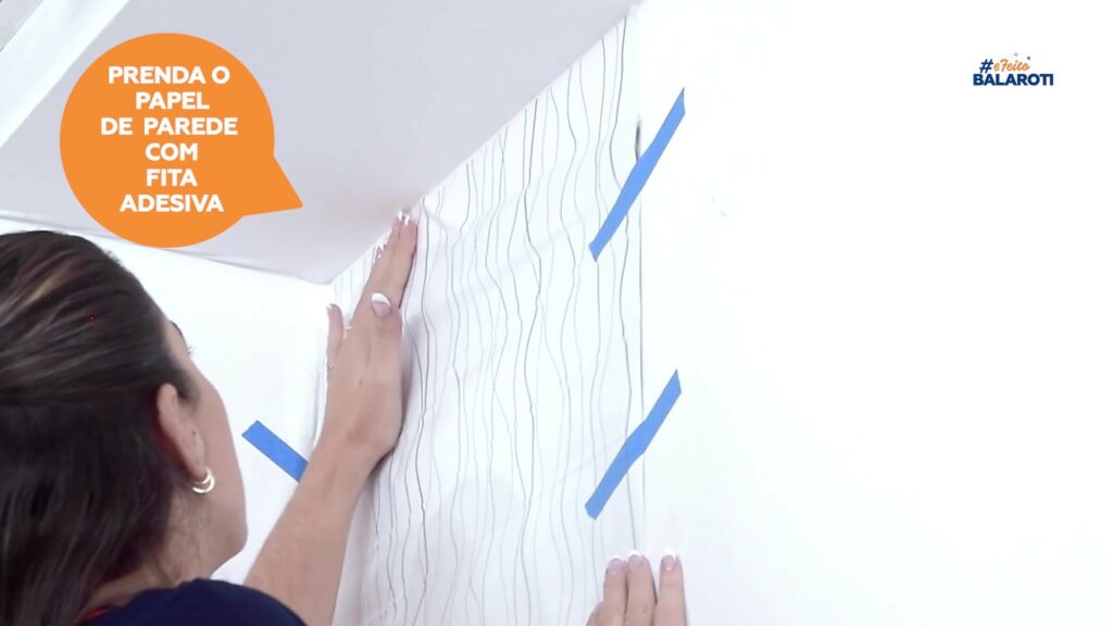 Como colocar papel de parede passo a passo simples