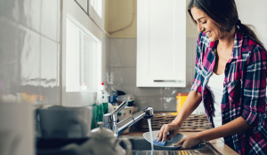 Diante das baixas temperaturas típicas do inverno, a torneira elétrica tornou-se um item indispensável em casa ou nas empresas. Além de ser um excelente aliado nos dias frios, esse equipamento assegura inúmeros benefícios.