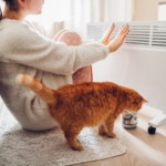 O sistema de aquecimento residencial, além do conforto térmico, também ajuda a manter a saúde em dia. Esses aparelhos tornam a rotina de pessoas que sofrem com alergias ou doenças respiratórias, como asma, um pouco mais leve e sem agravamentos desses quadros devido ao tempo ruim.