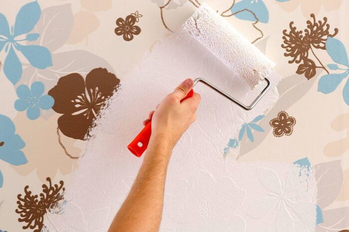 Seja qual for a sua escolha, saiba que dá para mesclar pintura e papel de parede na reforma da sua casa. Avalie as cores, formatos e crie ambientes únicos. Com um toque de criatividade, seu cantinho vai ficar ainda mais especial. Pode apostar!