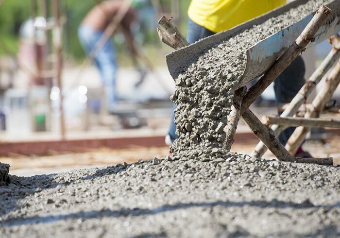 Cimento: Como preparar uma massa de concreto Preparado para colocar a mão na massa e fazer o concreto para o seu projeto?, Venha conferir no site do Balaroti os mais diversos produtos para a sua obra ou reforma. Faça as suas escolhas e encontre os melhores preços do mercado.