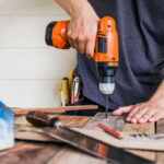 Agora que você já aprendeu quais ferramentas elétricas ter em casa e como fazer a manutenção, venha conferir no site do Balaroti tudo o que você precisa para realizar as mais diferentes tarefas. Evite dor de cabeça desnecessária e esteja pronto para fazer qualquer reparo. Seu lar merece esse cuidado pra lá de especial.